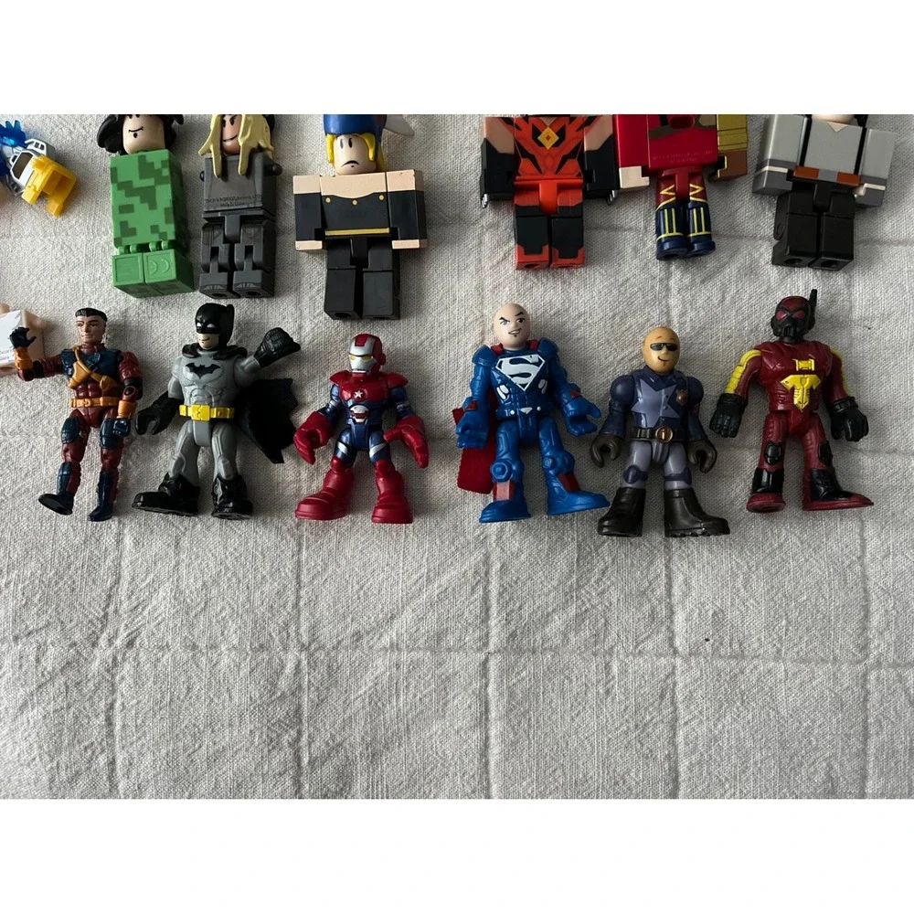 Roblox Action Figures Lot‎ DC Comics Marvel Accessories Building Blocks